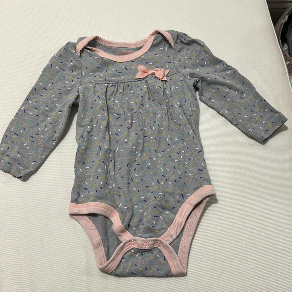 Cat & Jack Onesie 6-9M